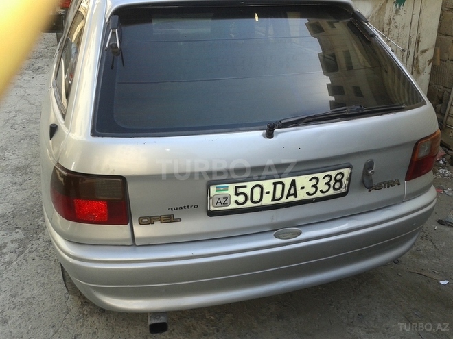 Opel Astra 1993, 299,000 km - 1.6 l - Bakı