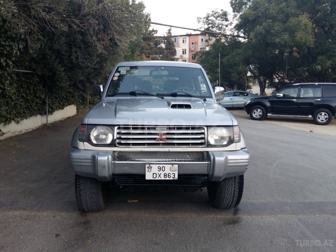 Mitsubishi Pajero 1996, 290,000 km - 2.8 л - Bakı