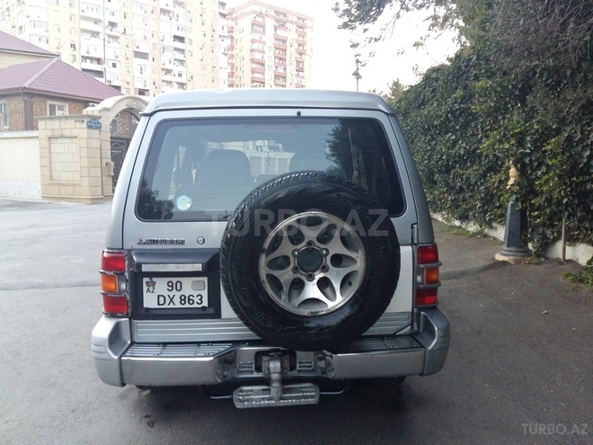 Mitsubishi Pajero 1996, 290,000 km - 2.8 л - Bakı
