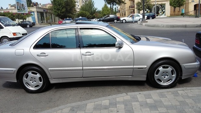 Mercedes E 220 2001, 543,656 km - 2.2 l - Bakı