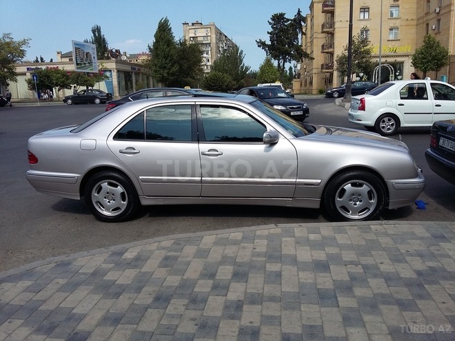 Mercedes E 220 2001, 543,656 km - 2.2 l - Bakı
