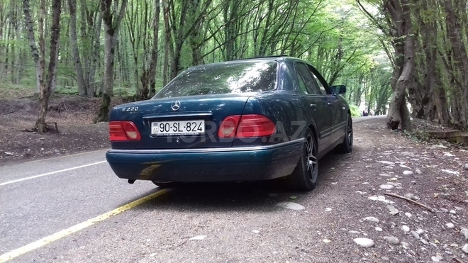 Mercedes E 220 1996, 314,000 km - 2.2 l - Bakı