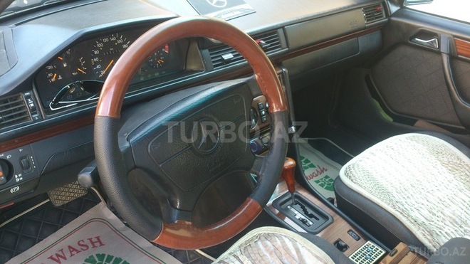 Mercedes E 200 1993, 386,000 km - 0.2 л - Bakı