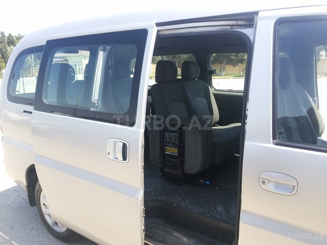 Hyundai H-1 2005, 370,000 km - 2.5 л - Bakı