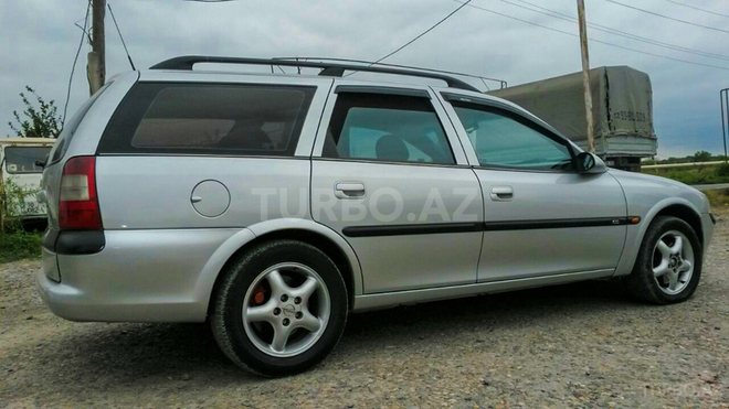 Opel Vectra 1997, 235,000 km - 1.8 l - Bakı