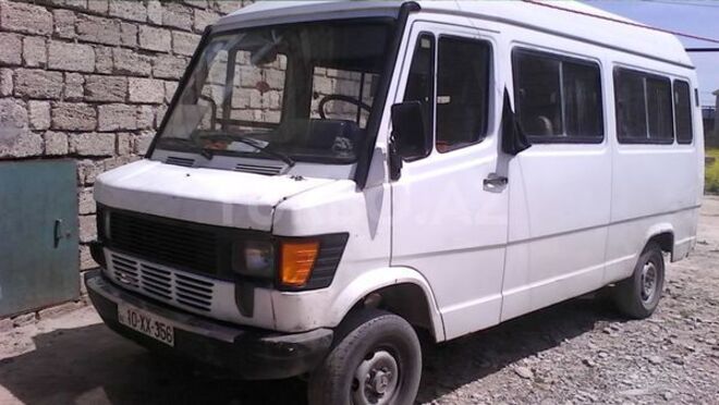 Mercedes 208 D 1992, 300,000 km - 0.6 l - Bakı