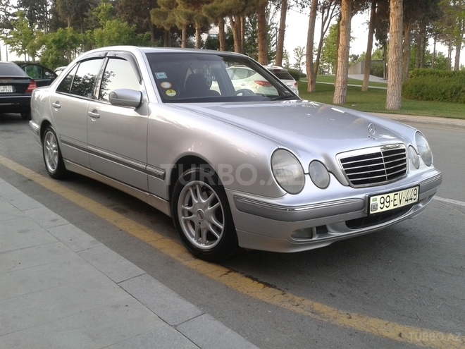 Mercedes E 220 2000, 209,615 km - 2.2 l - Bakı