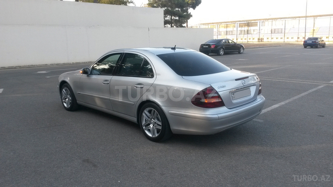 Mercedes E 220 2006, 202,000 km - 2.2 l - Bakı