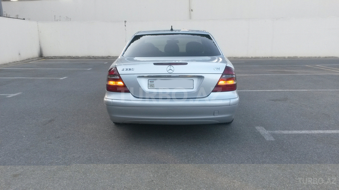 Mercedes E 220 2006, 202,000 km - 2.2 l - Bakı