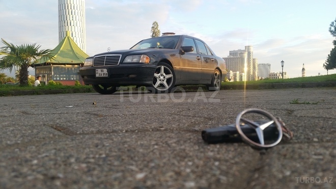 Mercedes C 230 1999, 280,000 km - 2.3 l - Bakı