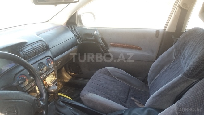 Opel Omega 1994, 254,600 km - 2.0 л - Bakı