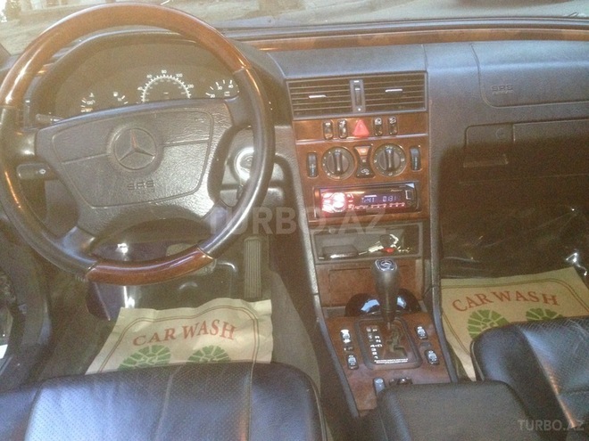Mercedes C 230 1999, 198,000 km - 2.3 l - Bakı