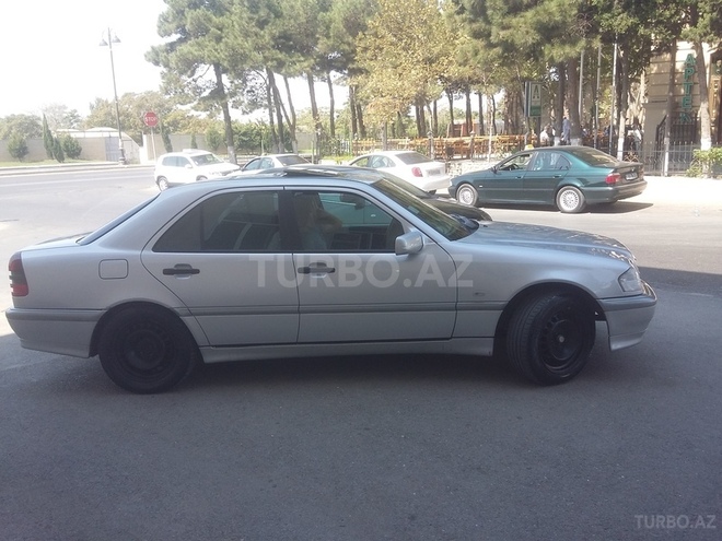 Mercedes C 180 2000, 260,000 km - 1.8 l - Bakı