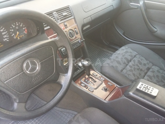 Mercedes C 180 2000, 260,000 km - 1.8 l - Bakı