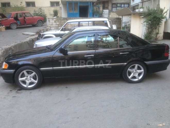 Mercedes C 230 1999, 198,000 km - 2.3 l - Bakı