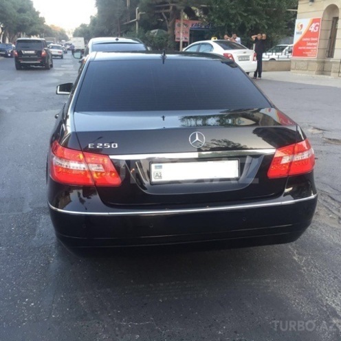 Mercedes E 250 2009, 176,000 km - 2.5 l - Bakı