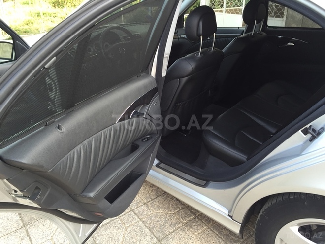 Mercedes E 240 2005, 129,500 km - 2.6 l - Lənkəran