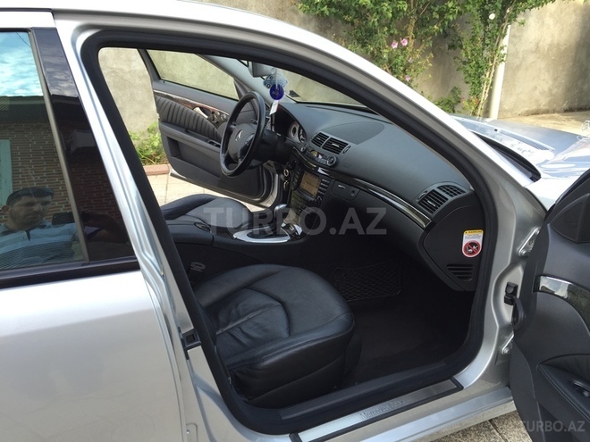 Mercedes E 240 2005, 129,500 km - 2.6 l - Lənkəran