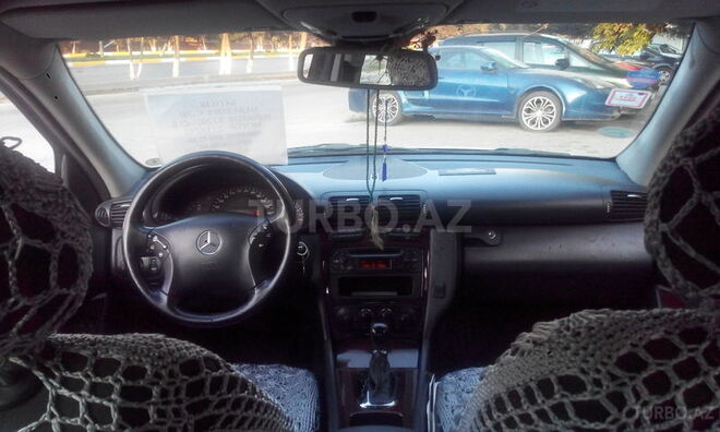 Mercedes C 200 2001, 195,000 km - 2.2 l - Sumqayıt