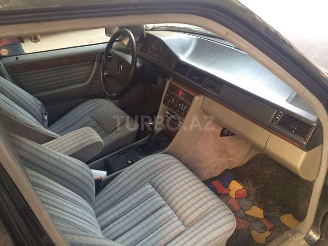 Mercedes E 200 1991, 248,000 km - 2.0 l - Bakı