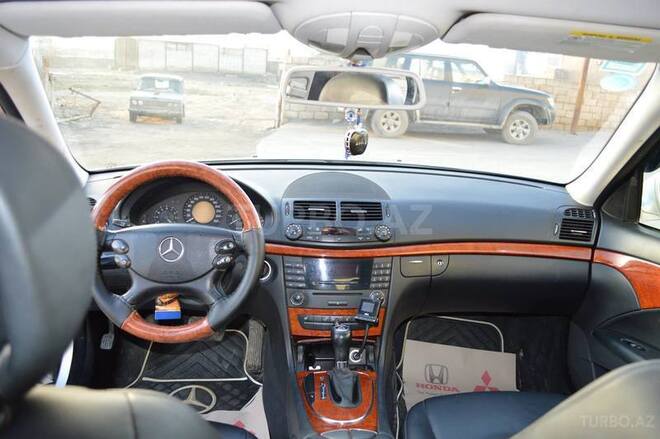 Mercedes E 220 2006, 207,000 km - 2.2 l - Naxçıvan