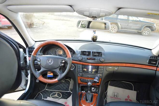 Mercedes E 220 2006, 207,000 km - 2.2 l - Naxçıvan