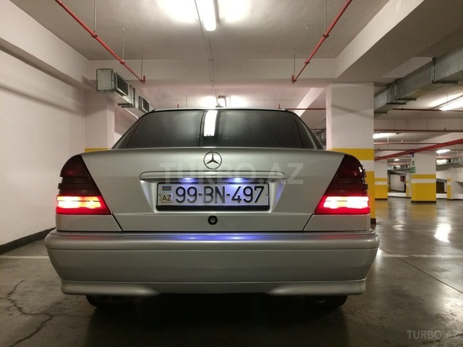 Mercedes C 220 1999, 249,000 km - 2.2 l - Bakı
