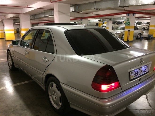 Mercedes C 220 1999, 249,000 km - 2.2 l - Bakı