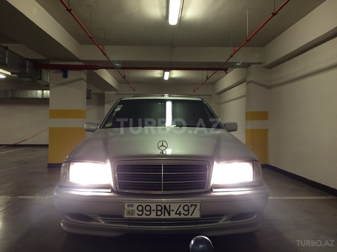 Mercedes C 220 1999, 249,000 km - 2.2 l - Bakı