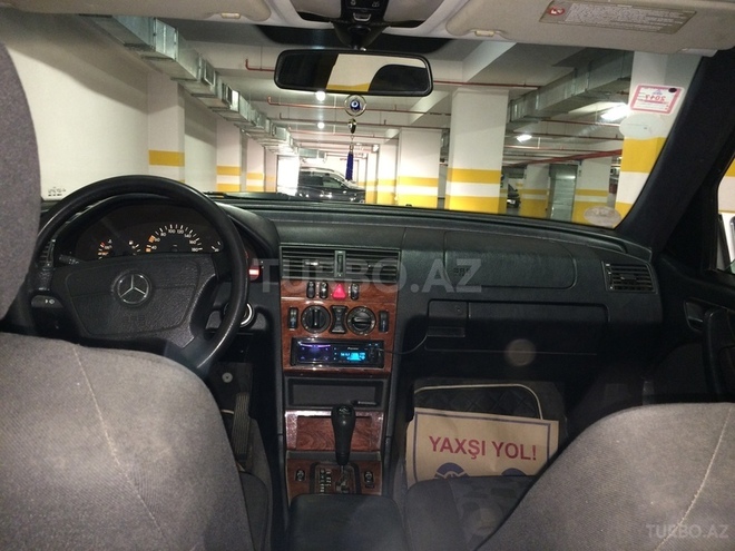 Mercedes C 220 1999, 249,000 km - 2.2 l - Bakı