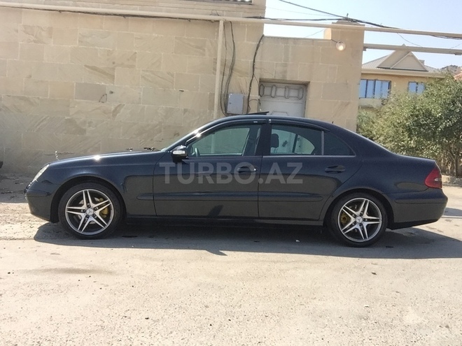 Mercedes E 220 2002, 224,000 km - 2.2 л - Bakı