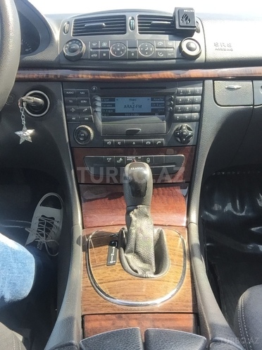 Mercedes E 220 2002, 224,000 km - 2.2 л - Bakı