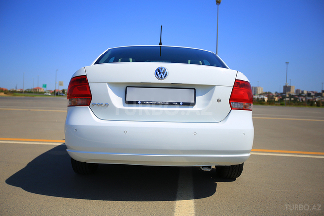 Volkswagen Polo 2015, 24,200 km - 1.6 l - Bakı