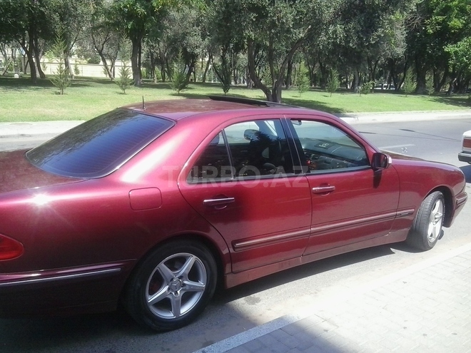 Mercedes E 220 1999, 207,071 km - 2.2 l - Bərdə