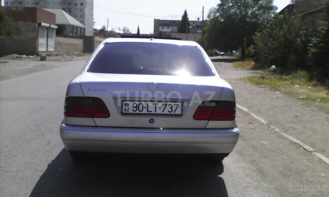 Mercedes E 240 1998, 175,870 km - 2.4 l - Gəncə