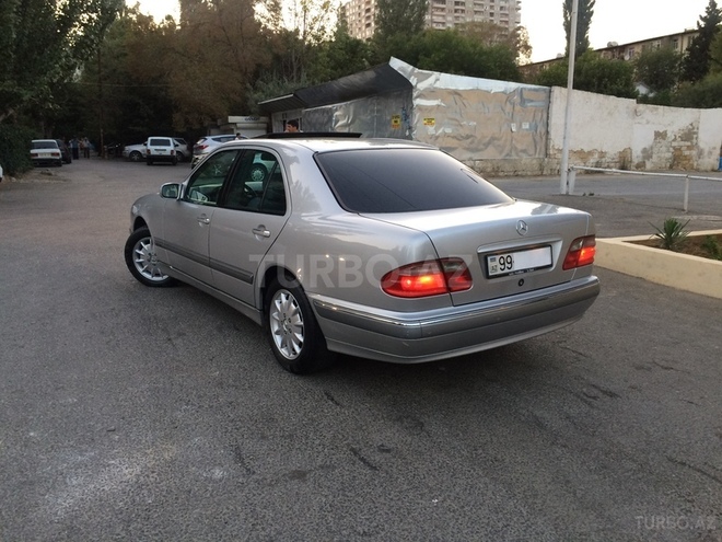 Mercedes E 200 2000, 241,000 km - 2.0 л - Bakı