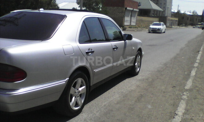 Mercedes E 240 1998, 175,870 km - 2.4 l - Gəncə