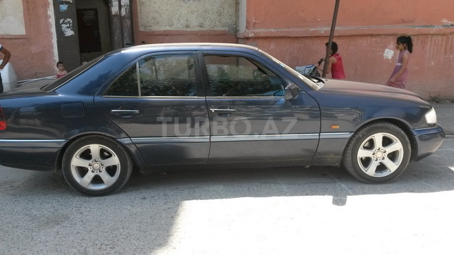 Mercedes C 220 1995, 272,784 km - 2.2 l - Xırdalan