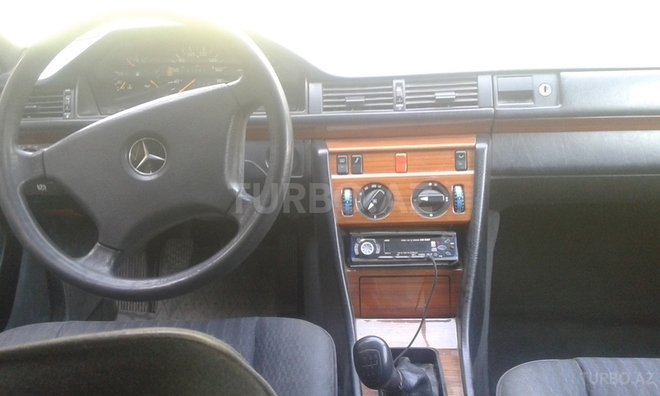 Mercedes E 250 1992, 310,000 km - 2.5 l - Oğuz
