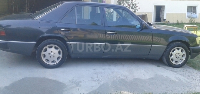 Mercedes E 250 1992, 310,000 km - 2.5 l - Oğuz
