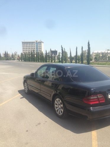 Mercedes E 220 2001, 354,000 km - 2.2 l - Gəncə