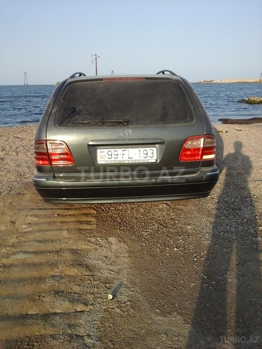 Mercedes E 220 2000, 366,000 km - 2.2 l - Bakı