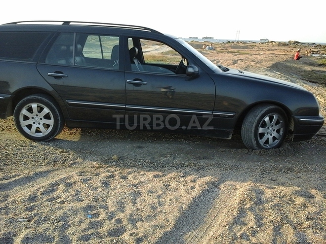 Mercedes E 220 2000, 366,000 km - 2.2 l - Bakı