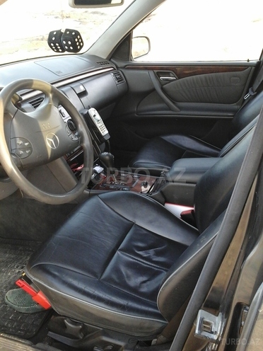 Mercedes E 220 2000, 366,000 km - 2.2 l - Bakı