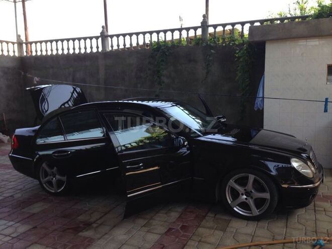 Mercedes E 270 2003, 210,000 km - 2.7 л - Bakı