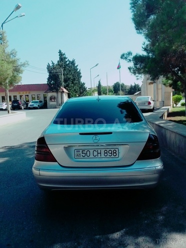 Mercedes E 220 2002, 280,000 km - 2.2 л - Bakı