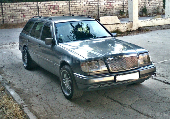 Mercedes E 280 1995, 254,000 km - 2.8 л - Bakı