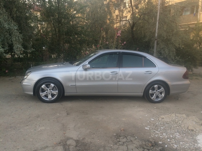 Mercedes E 270 2002, 223,000 km - 2.7 l - Bakı