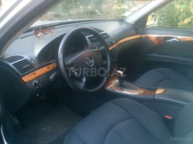 Mercedes E 270 2002, 223,000 km - 2.7 l - Bakı