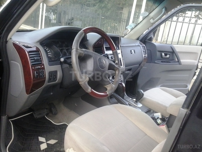 Mitsubishi Pajero 2006, 165,000 km - 3.0 l - Sumqayıt
